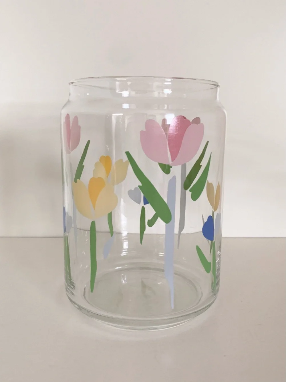 Hold Vintage glass tulip vase